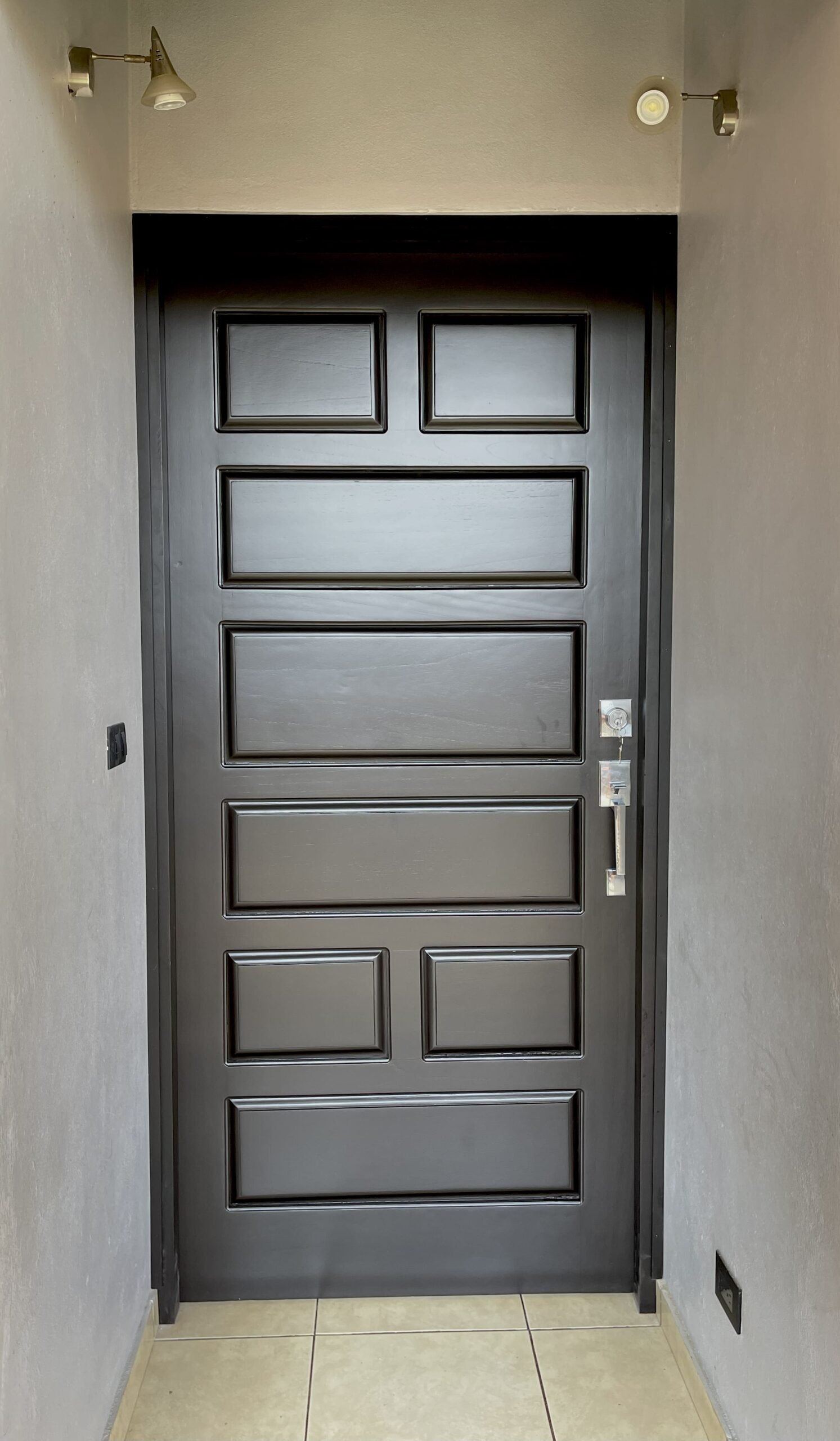 01 Puerta principal - Image 1